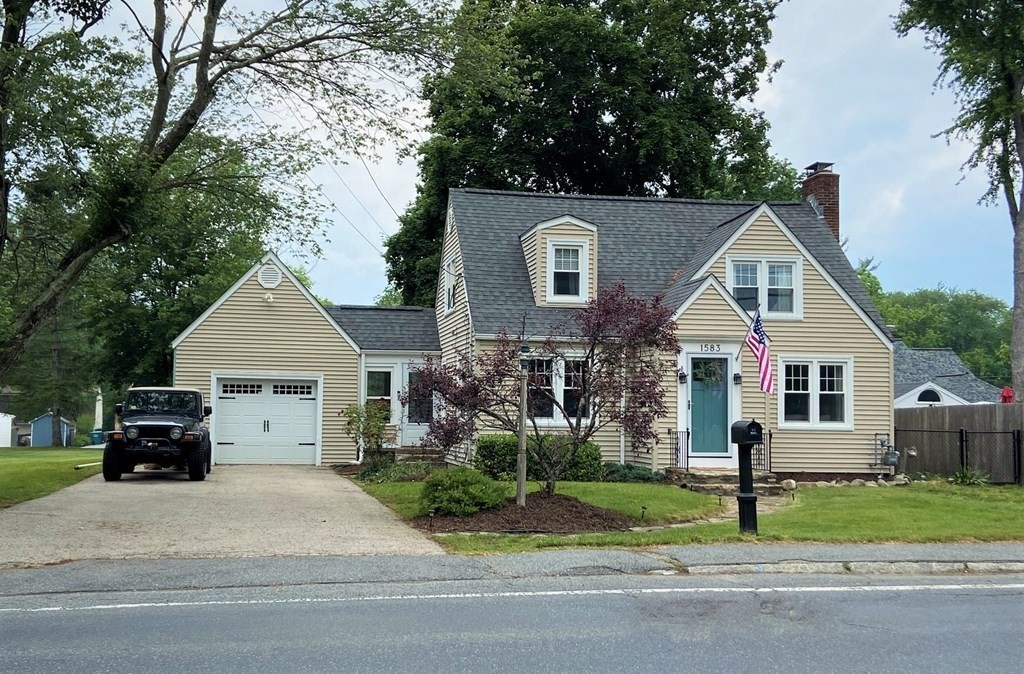1583 Providence Road Northbridge, MA 01588 - Photo 3 of 40 Gallery Image 3