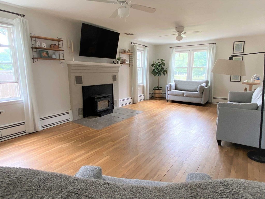 1583 Providence Road Northbridge, MA 01588 - Photo 10 of 40 Gallery Image 10