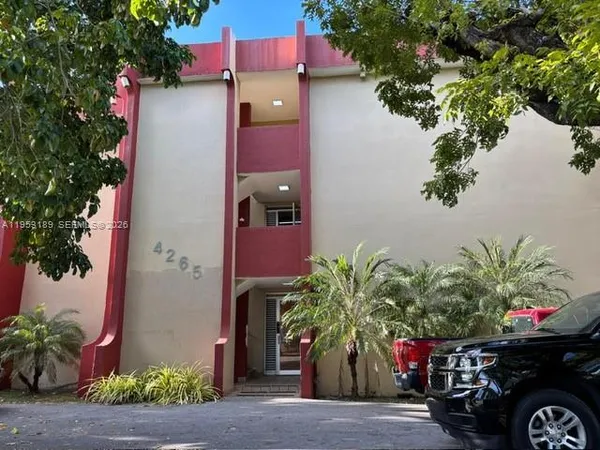 $1,675 | 4265 Northwest S Tamiami Canal Drive, Unit 1213, Miami, FL 33126