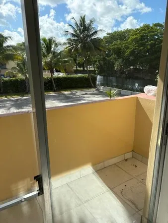$1,675 | 4265 Northwest S Tamiami Canal Drive, Unit 1213, Miami, FL 33126
