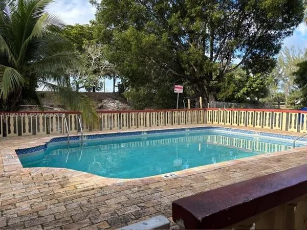 $1,675 | 4265 Northwest S Tamiami Canal Drive, Unit 1213, Miami, FL 33126