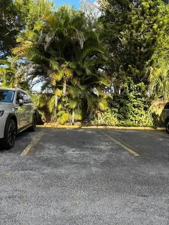 $1,675 | 4265 Northwest S Tamiami Canal Drive, Unit 1213, Miami, FL 33126