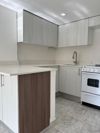 $1,675 | 4265 Northwest S Tamiami Canal Drive, Unit 1213, Miami, FL 33126