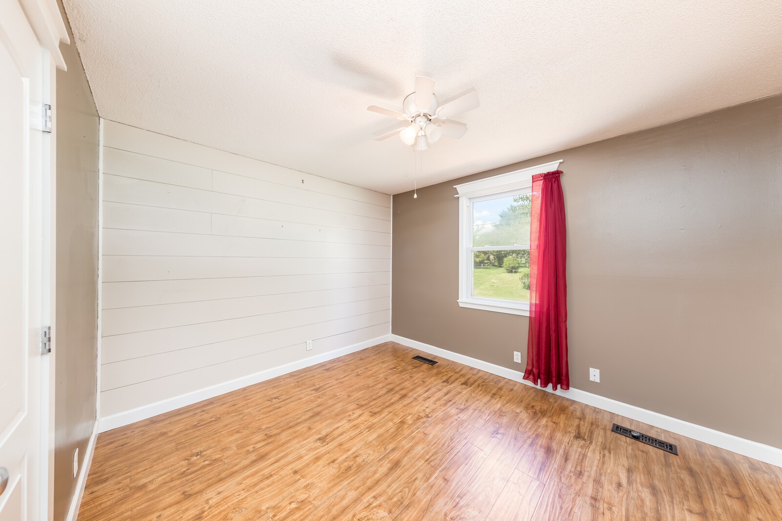 2223 Stokes Road Clarksville, TN 37043 - Photo 16 of 34 Gallery Image 16