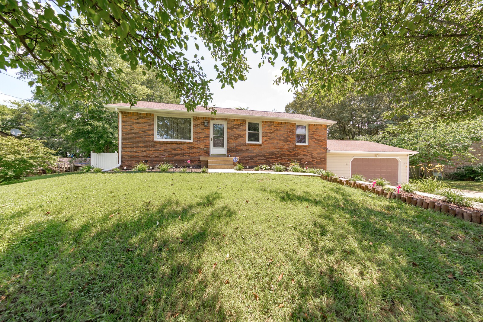 2223 Stokes Road Clarksville, TN 37043 - Photo 2 of 34 Gallery Image 2