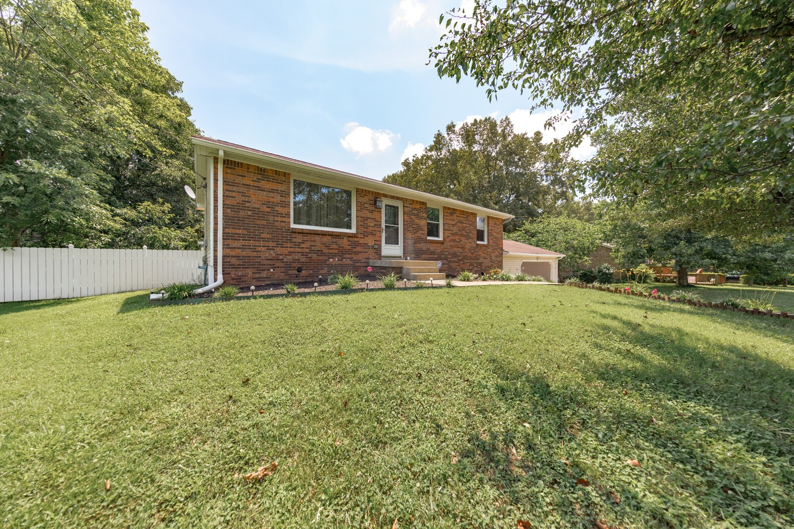 2223 Stokes Road Clarksville, TN 37043 - Photo 3 of 34 Gallery Image 3