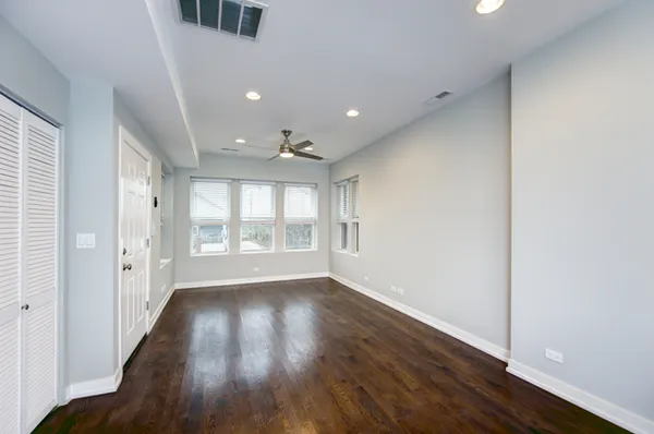 $2,650 | 3015 West Wellington Avenue, Unit 1, Chicago, IL 60618