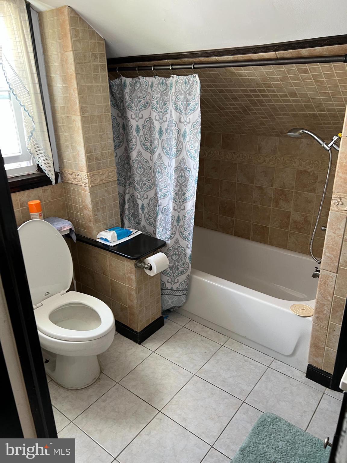 9206 Horatio Road Philadelphia, PA 19114 - Photo 10 of 19 Bathroom in Upper Level