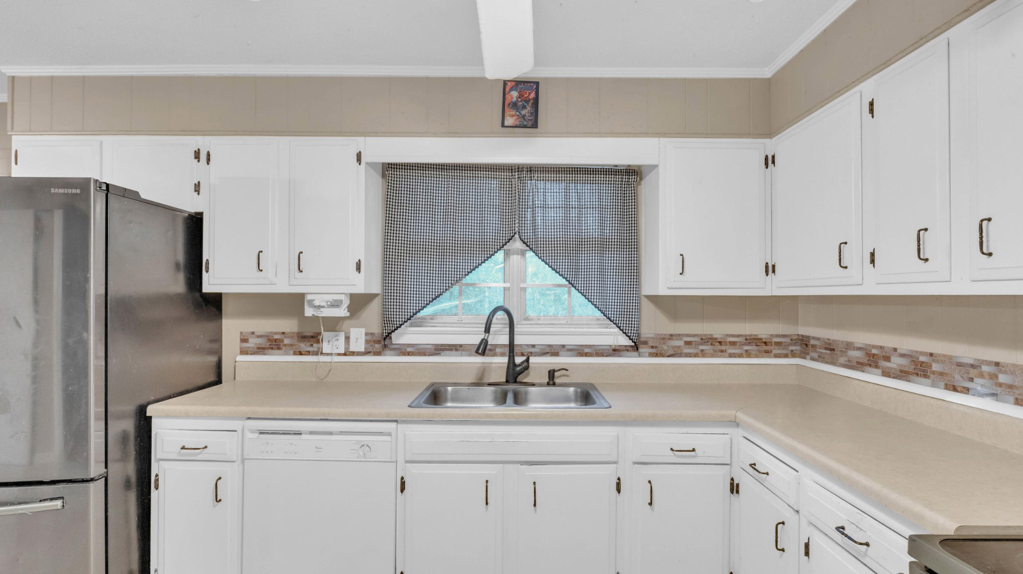 8 East Sharon Circle Ringgold, GA 30736 - Photo 10 of 32 a kitchen with a sink and cabinets