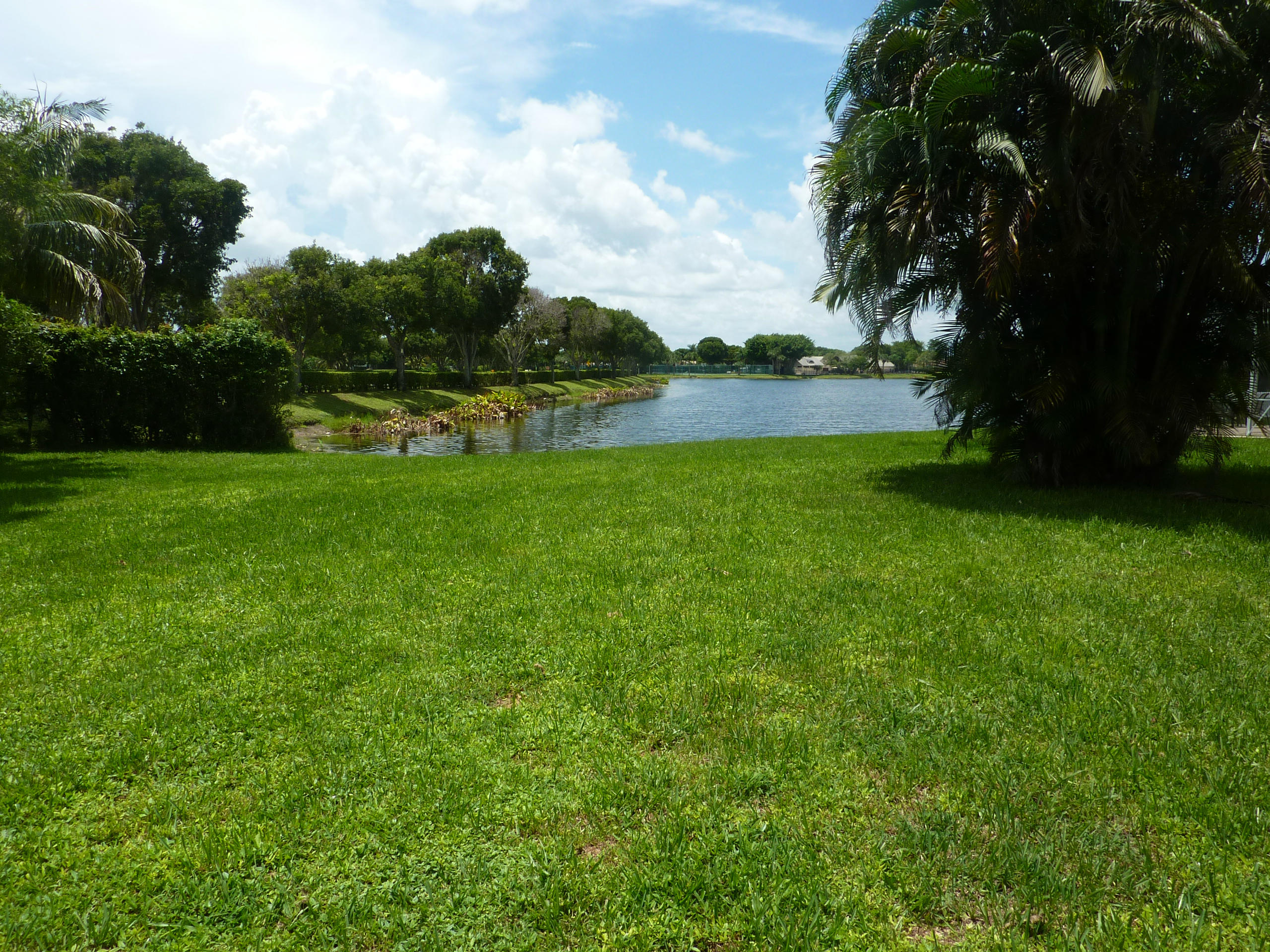 10596 Plainview Circle Boca Raton, FL 33498 - Photo 29 of 38 Backyard 3