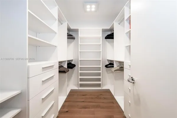 $25,000 | 16901 Collins Avenue, Unit 903, Sunny Isles Beach, FL 33160