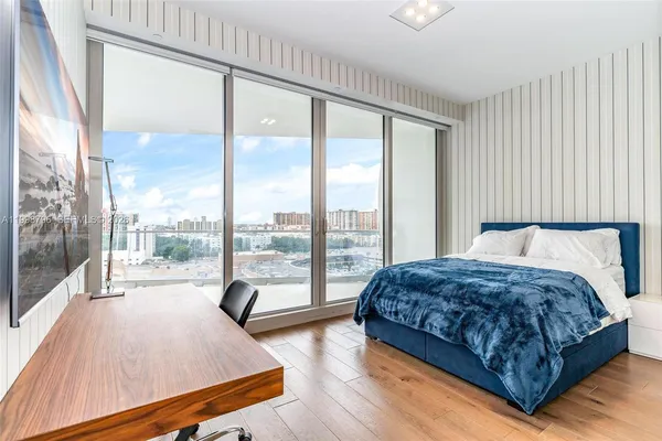 $25,000 | 16901 Collins Avenue, Unit 903, Sunny Isles Beach, FL 33160