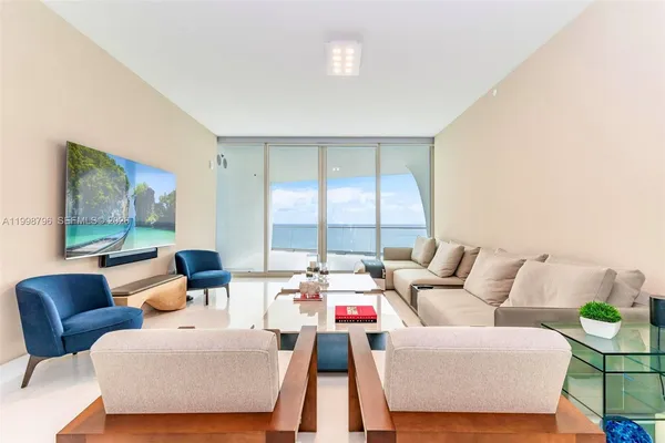 $25,000 | 16901 Collins Avenue, Unit 903, Sunny Isles Beach, FL 33160