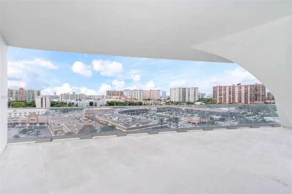 $25,000 | 16901 Collins Avenue, Unit 903, Sunny Isles Beach, FL 33160