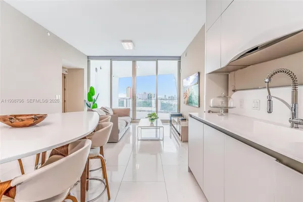 $25,000 | 16901 Collins Avenue, Unit 903, Sunny Isles Beach, FL 33160