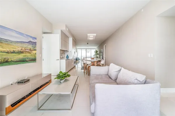 $25,000 | 16901 Collins Avenue, Unit 903, Sunny Isles Beach, FL 33160