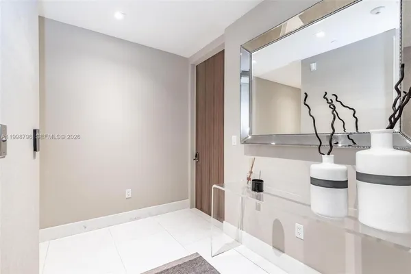 $25,000 | 16901 Collins Avenue, Unit 903, Sunny Isles Beach, FL 33160