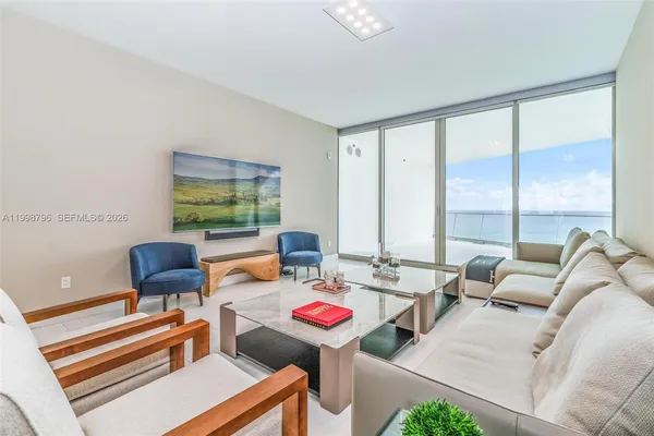 $25,000 | 16901 Collins Avenue, Unit 903, Sunny Isles Beach, FL 33160