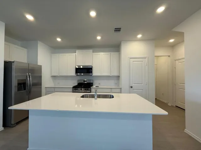 $2,200 | 962 Soapstone Pass, Maxwell, TX 78656