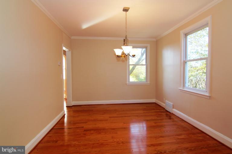 7036 Windsor Mill Road Baltimore, MD 21207 - Photo 7 of 19 Dining Room