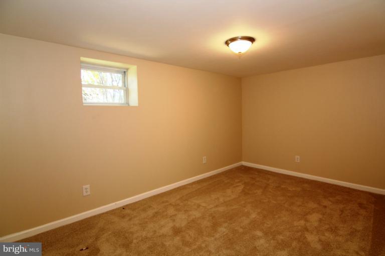 7036 Windsor Mill Road Baltimore, MD 21207 - Photo 9 of 19 Interior (General)