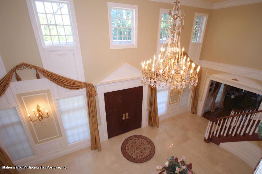 32 Circle Road Staten Island, NY 10304 - Photo 6 of 33 32 CIRCLE RD FOYER