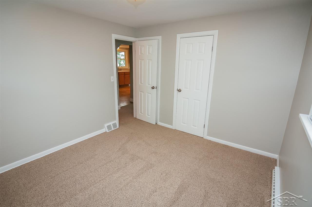 4535 Shattuck Road Saginaw, MI 48603 - Photo 10 of 16 50002986-9.JPG