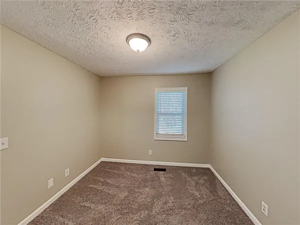 $2,300 | 411 River Point Drive, Woodstock, GA 30188