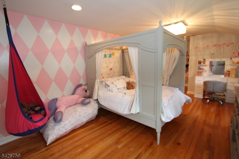 7 Stuart Street Waldwick, NJ 07463 - Photo 26 of 49