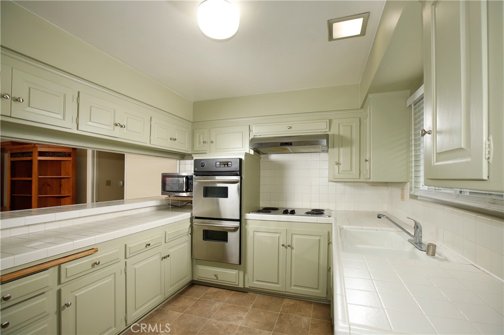 4841 Island View Street Oxnard, CA 93035 - Photo 6 of 23
