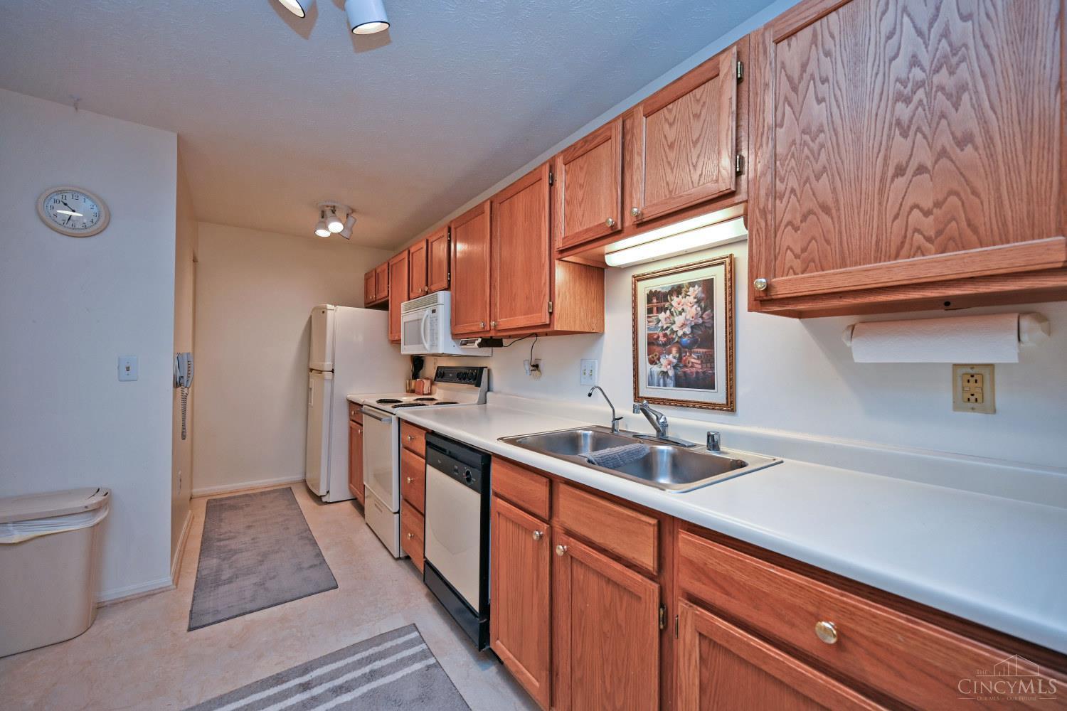 7382 Ridgepoint Drive, Unit 7 Cincinnati, OH 45230 - Photo 15 of 47 Gallery Image 15