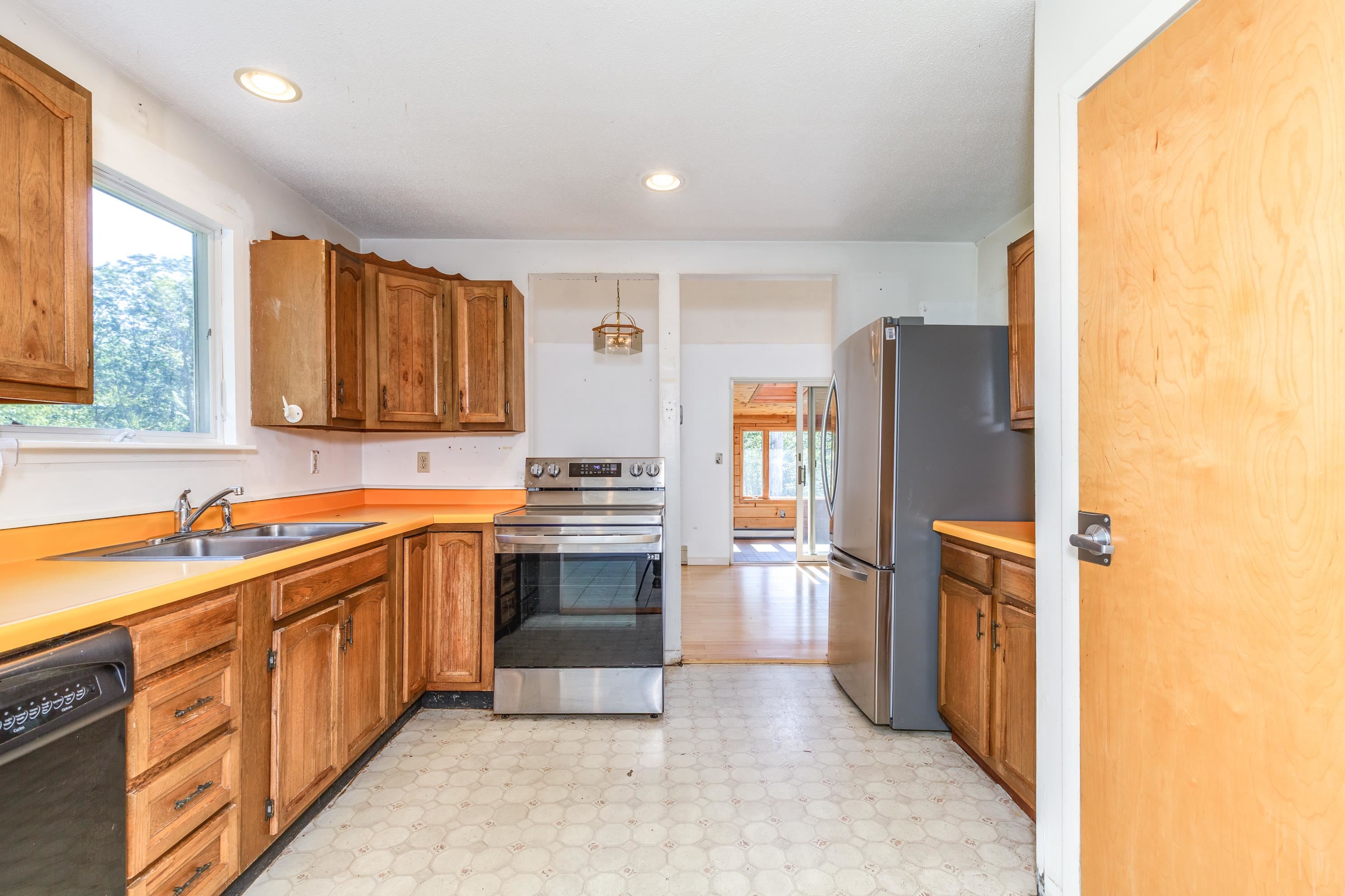 94 Brown Hill Road Bow, NH 03304 - Photo 6 of 46