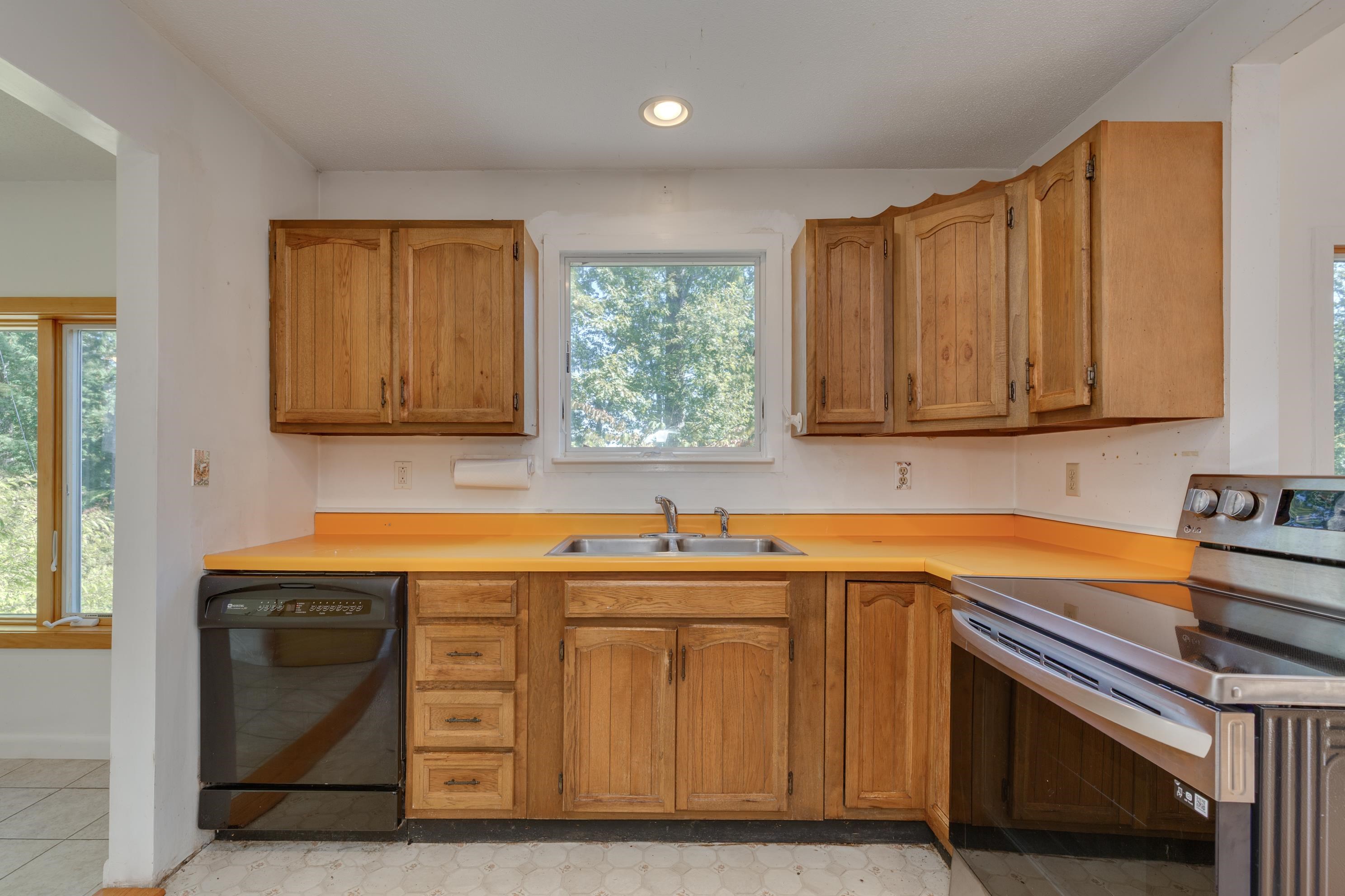 94 Brown Hill Road Bow, NH 03304 - Photo 8 of 46