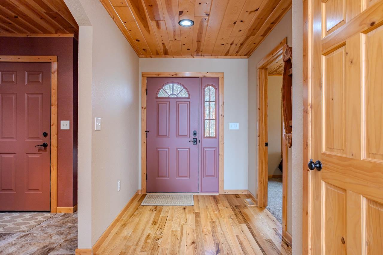 4387 Double Oaks Trail Rhinelander, WI 54501 - Photo 5 of 59 Gallery Image 5