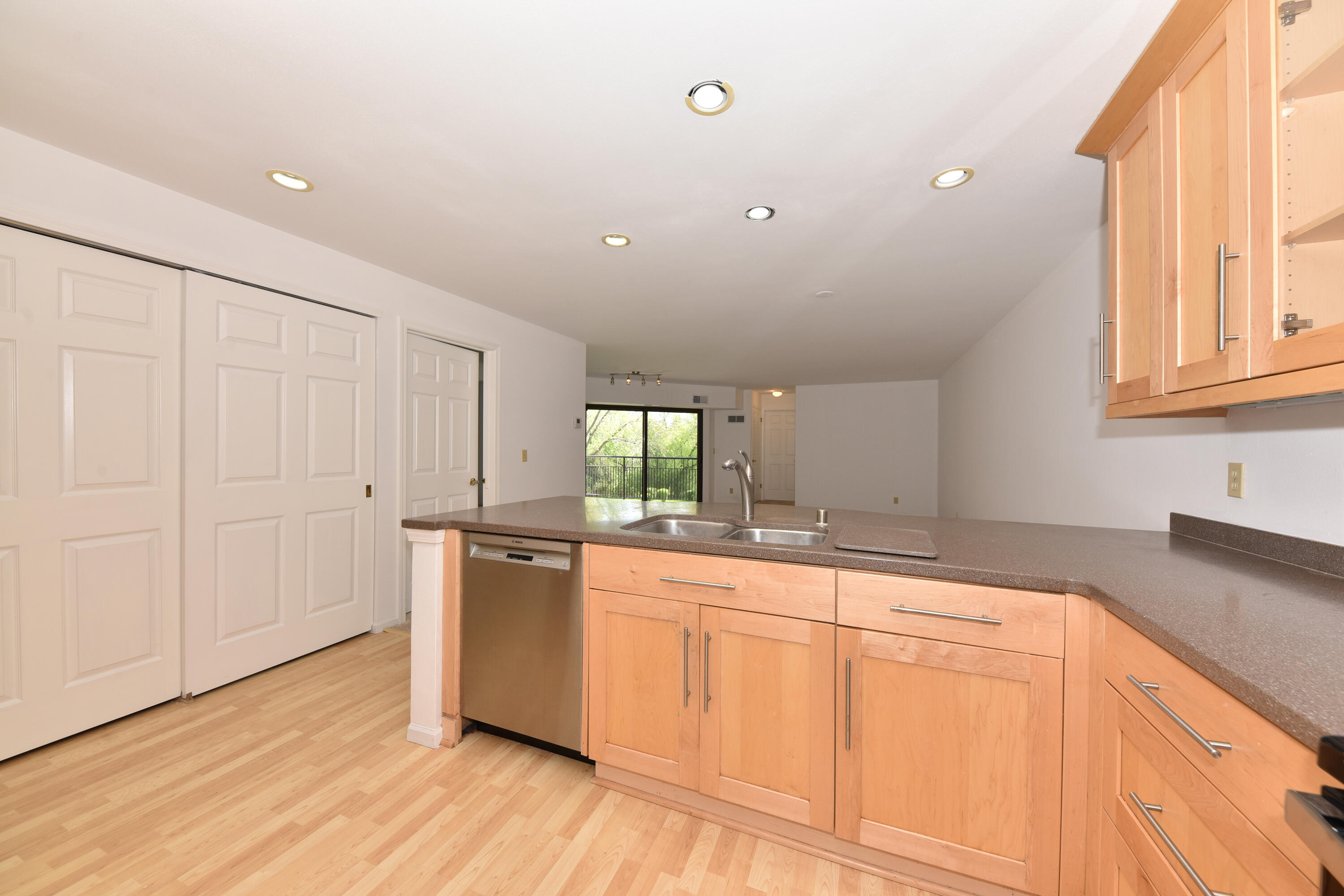 1600 West Green Tree Road, Unit 225 Glendale, WI 53209 - Photo 5 of 29 DSC_7853