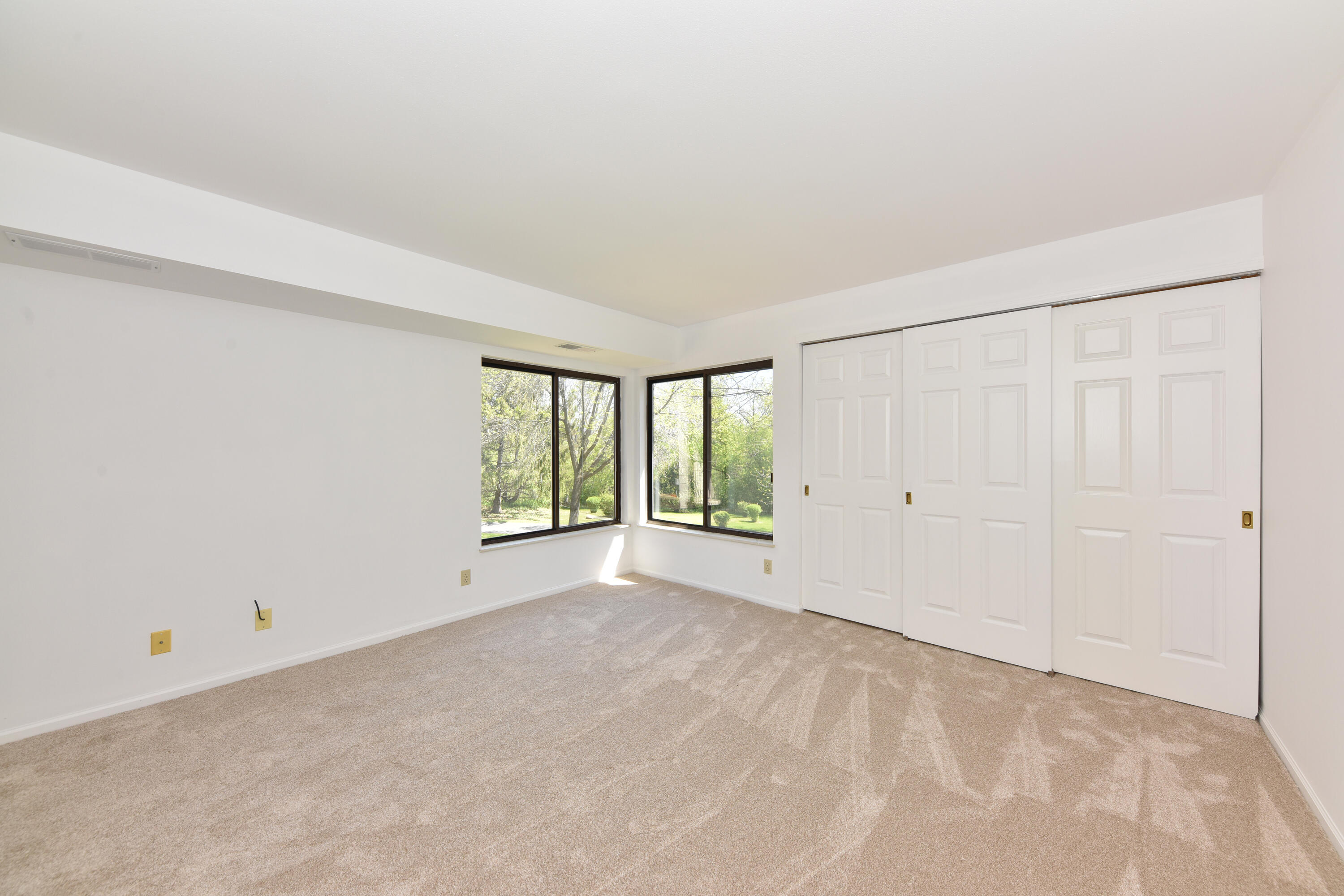 1600 West Green Tree Road, Unit 225 Glendale, WI 53209 - Photo 10 of 29 DSC_7858
