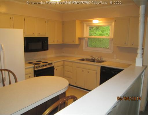 112 Azalea Drive Elkview, WV 25071 - Photo 3 of 15 Kitchen.