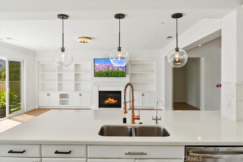 2836 Mesa Grove Road Fallbrook, CA 92028 - Photo 5 of 54 Kitchen open to family room and dinning area