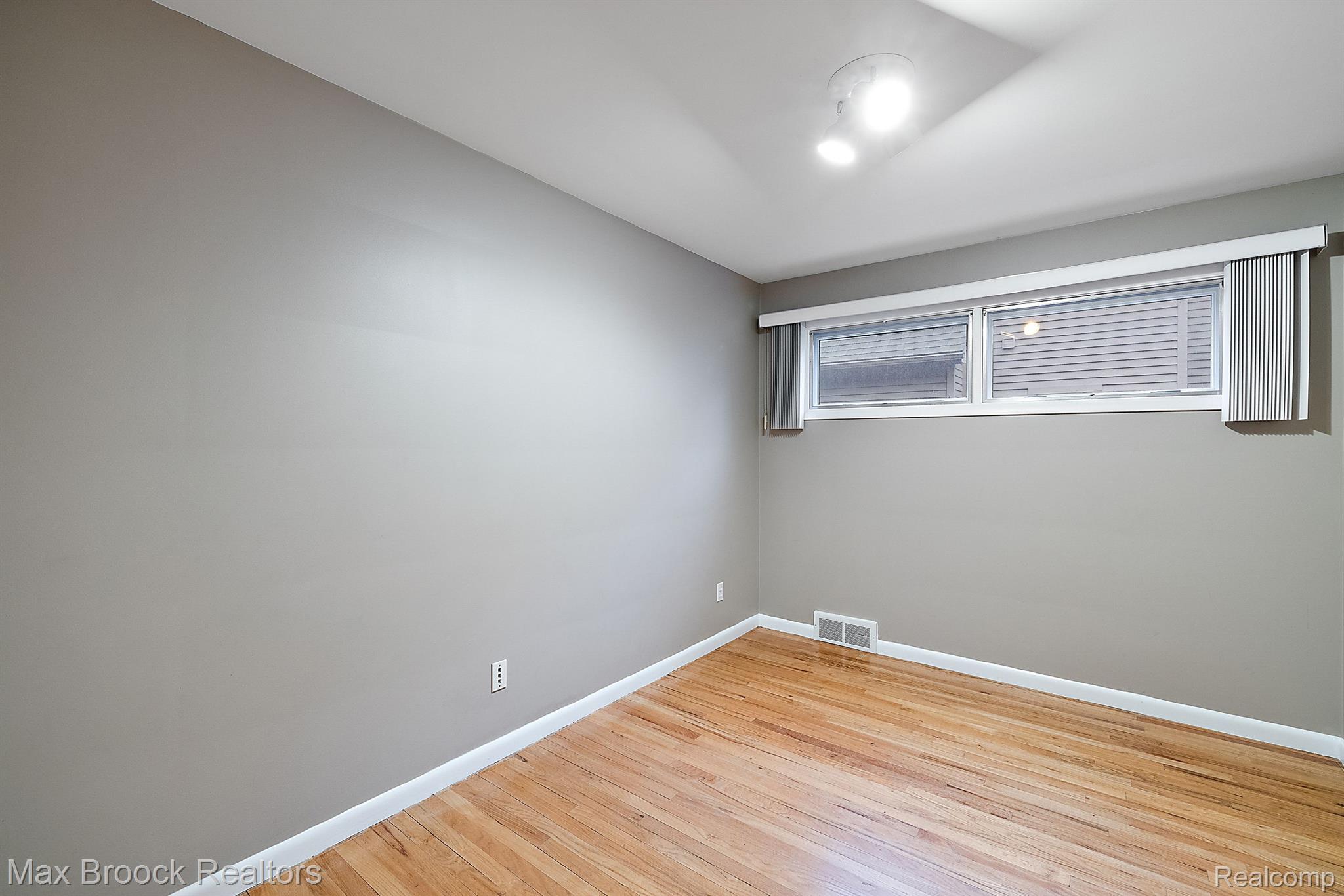 810 Chestnut Street Birmingham, MI 48009 - Photo 12 of 22 Bedroom 2 Main Level