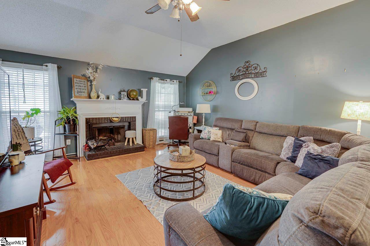 4 Natchez Drive Mauldin, SC 29662 - Photo 2 of 29