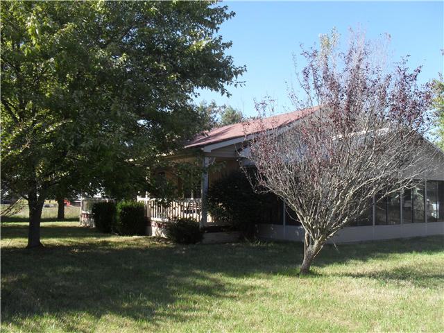 265 Dixon Road Lafayette, TN 37083 - Photo 1 of 9