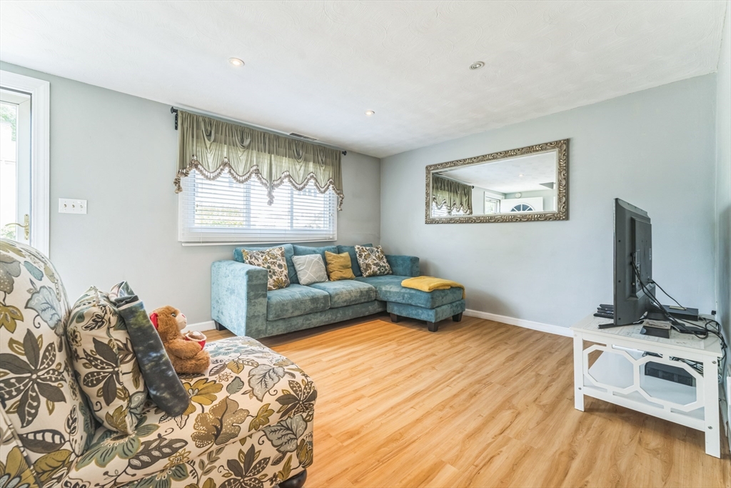 3 Lewis Farm Road, Unit 3 Dedham, MA 02026 - Photo 6 of 19 Gallery Image 6