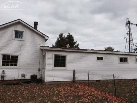 10292 North Lewis Road Clio, MI 48420 - Photo 5 of 6 20453313-4.JPG