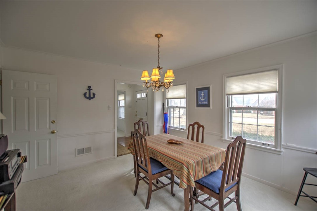 228 Southmoreland Place Decatur, IL 62521 - Photo 13 of 34 Gallery Image 13