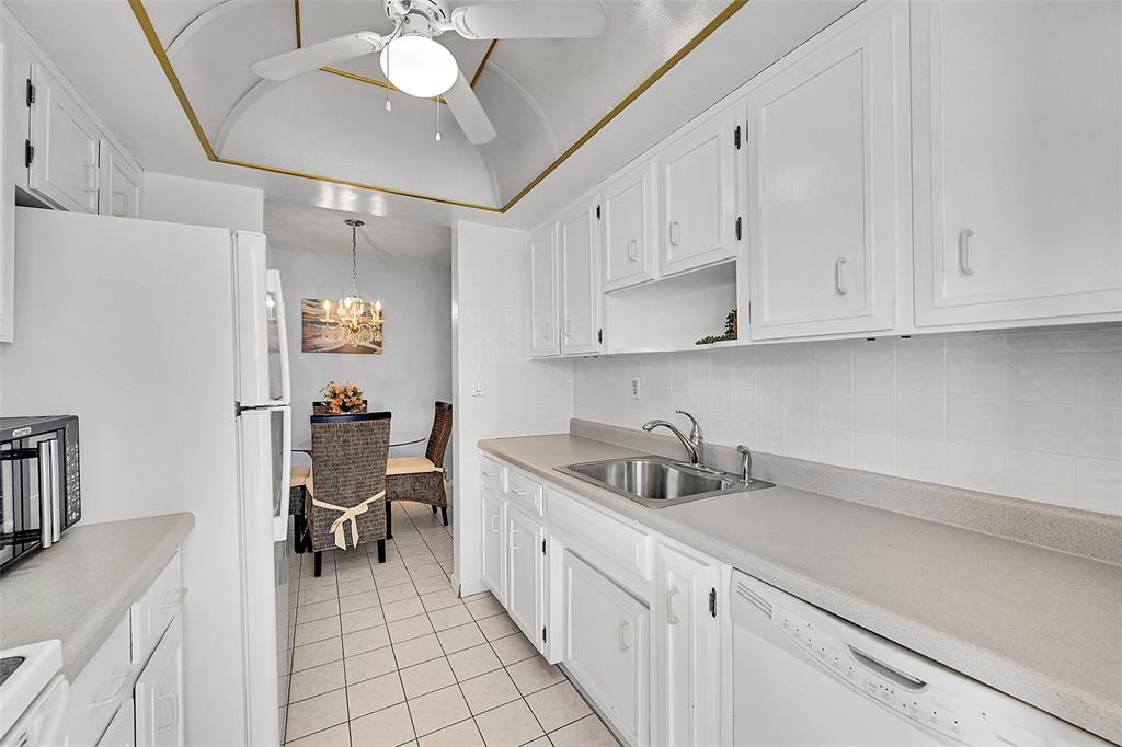 1110 North Riverside Drive, Unit 27 Pompano Beach, FL 33062 - Photo 33 of 52 Lots of Cabinet and Countertop Space if You love to Cook and Entertain, this Kitchen is Perfect for You, Your Family and Friends!