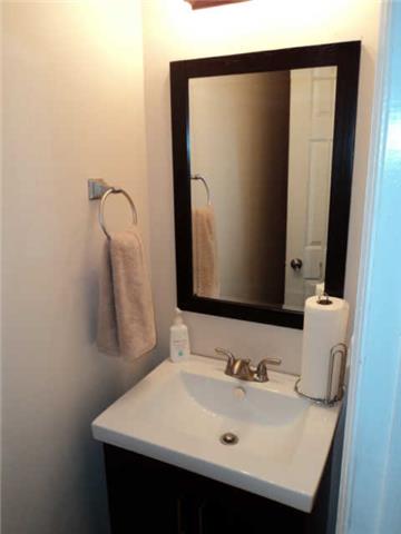 148 Pepper Ridge Circle Antioch, TN 37013 - Photo 6 of 11 1st Floor Powder Room