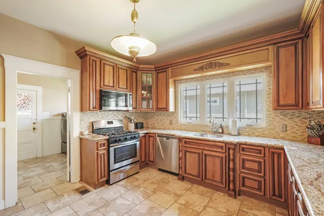 $599,000 | 619 West Elm Street, Lodi, CA 95240