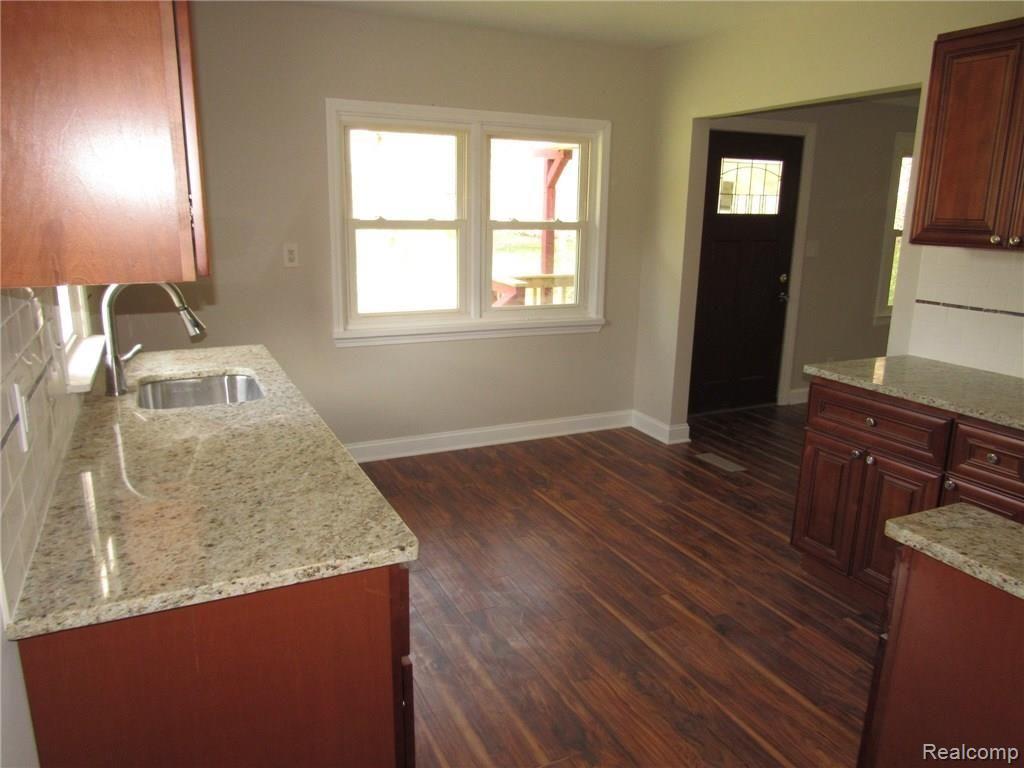 46770 Woodall Road Utica, MI 48317 - Photo 19 of 37 46770 WOODALL SHELBY TWP (60).JPG