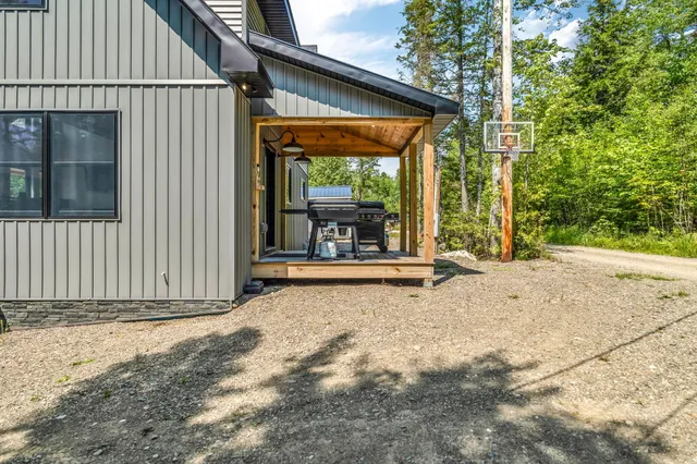 $899,900 | 39 Pratt Lane, Danforth, ME 04424