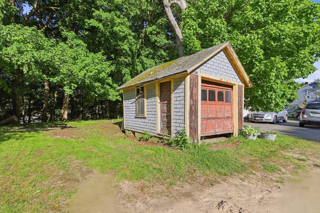 76 Grant Street Gardner, MA 01440 - Photo 22 of 27